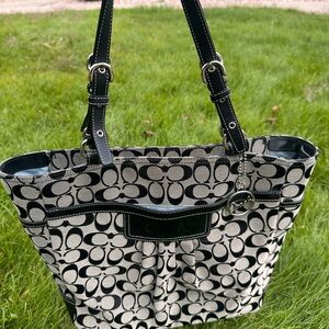 Coach Signature Tote